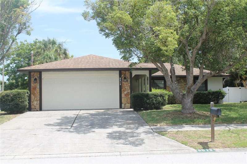 8513 Winter Haven Dr, Hudson, FL 34667
