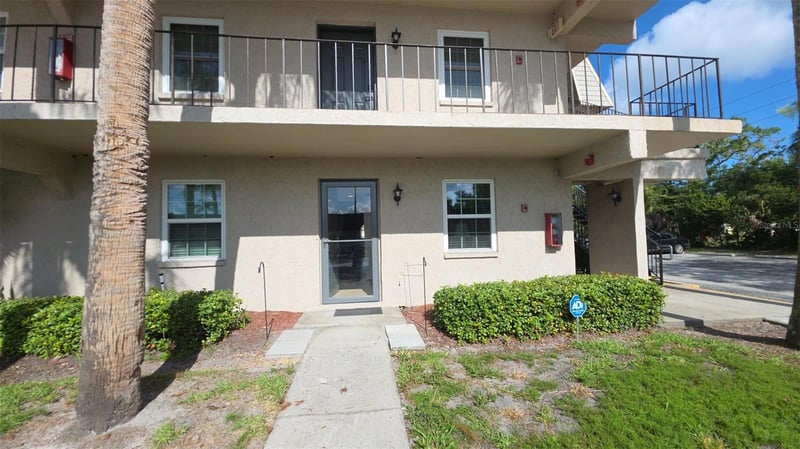 8693 Bardmoor Blvd #108B, Seminole, FL 33777
