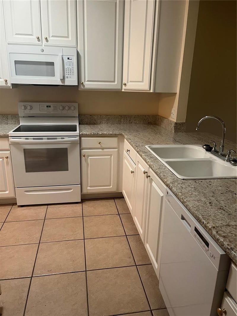 8509 Alexandra Arbor Ln, Tampa, FL 33637