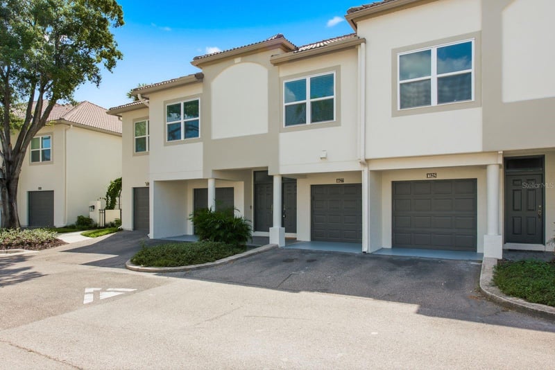 1027 Normandy Trace Rd, Tampa, FL 33602