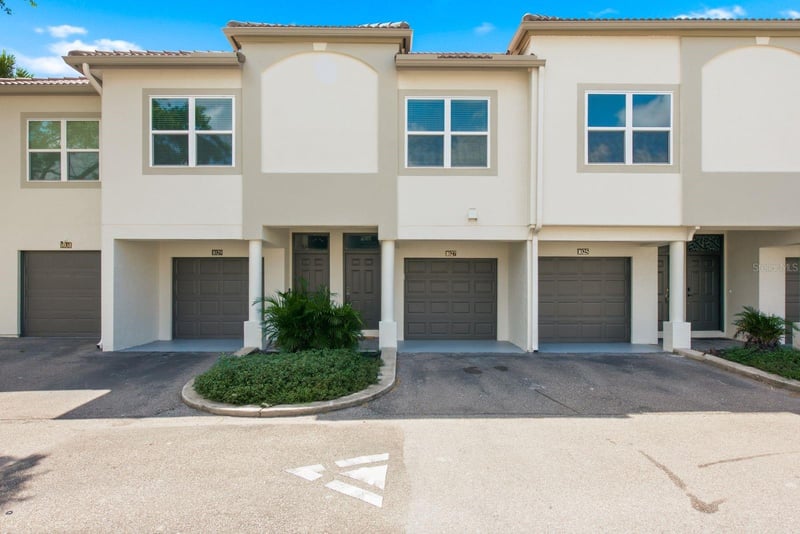 1027 Normandy Trace Rd, Tampa, FL 33602