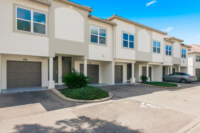 1027 Normandy Trace Rd, Tampa, FL 33602