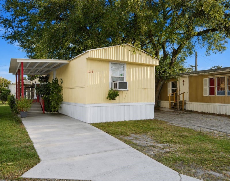 132 Newbury Dr, Tampa, FL 33615