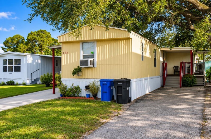 132 Newbury Dr, Tampa, FL 33615