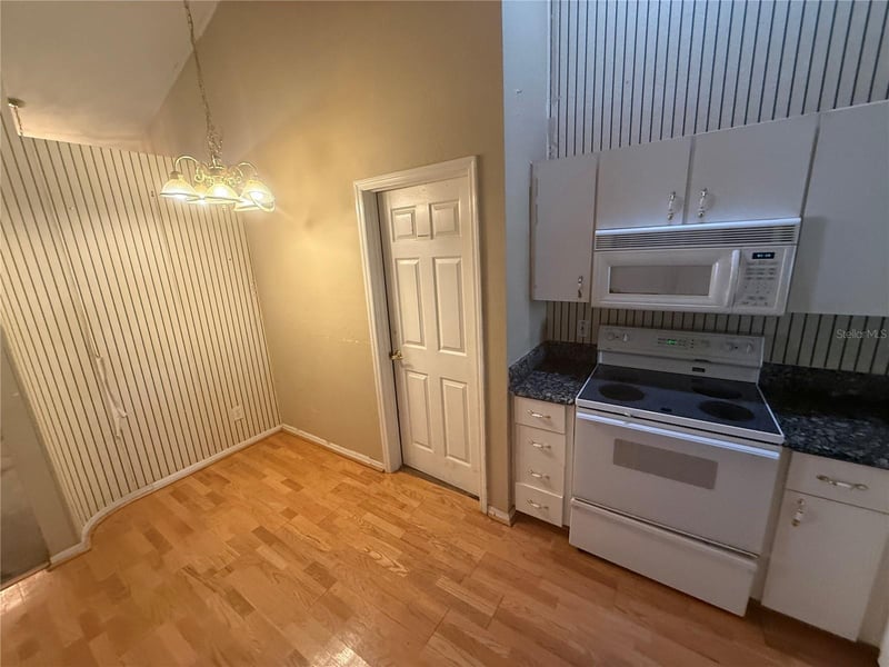 204 Chardonnay Pl, Valrico, FL 33594