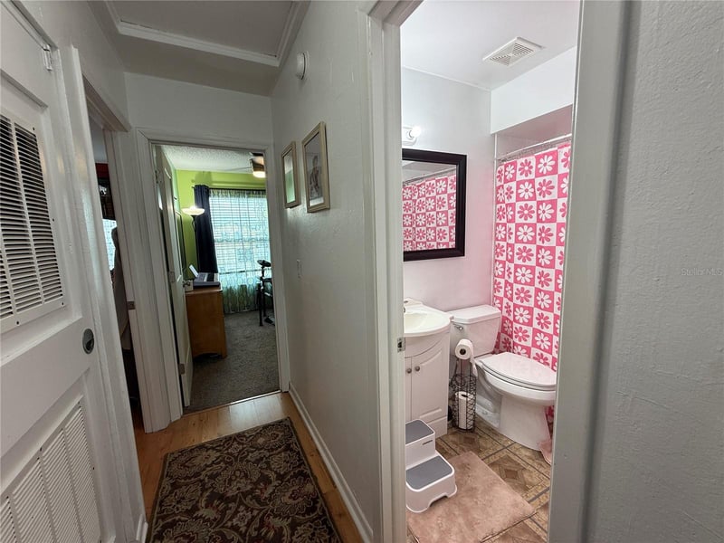 10009 Regal Woods Ln, Tampa, FL 33624