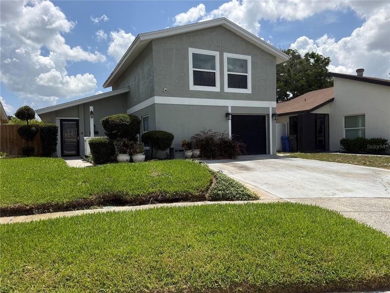 10009 Regal Woods Ln, Tampa, FL 33624