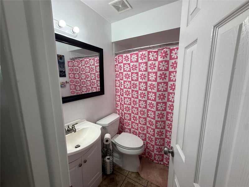10009 Regal Woods Ln, Tampa, FL 33624