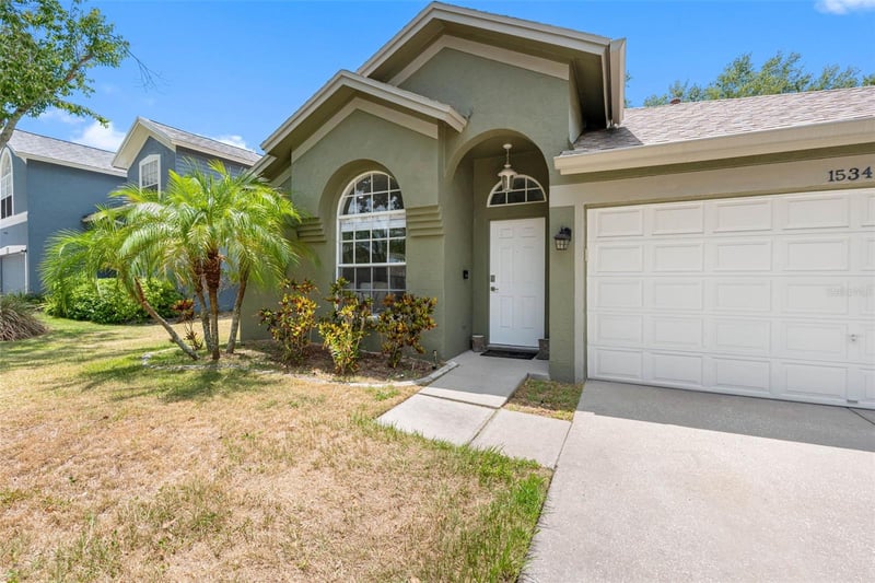 1534 Scotch Pine Dr, Brandon, FL 33511