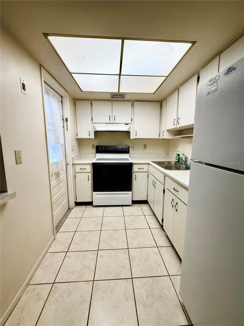 5994 Hibiscus Dr, Bradenton, FL 34207
