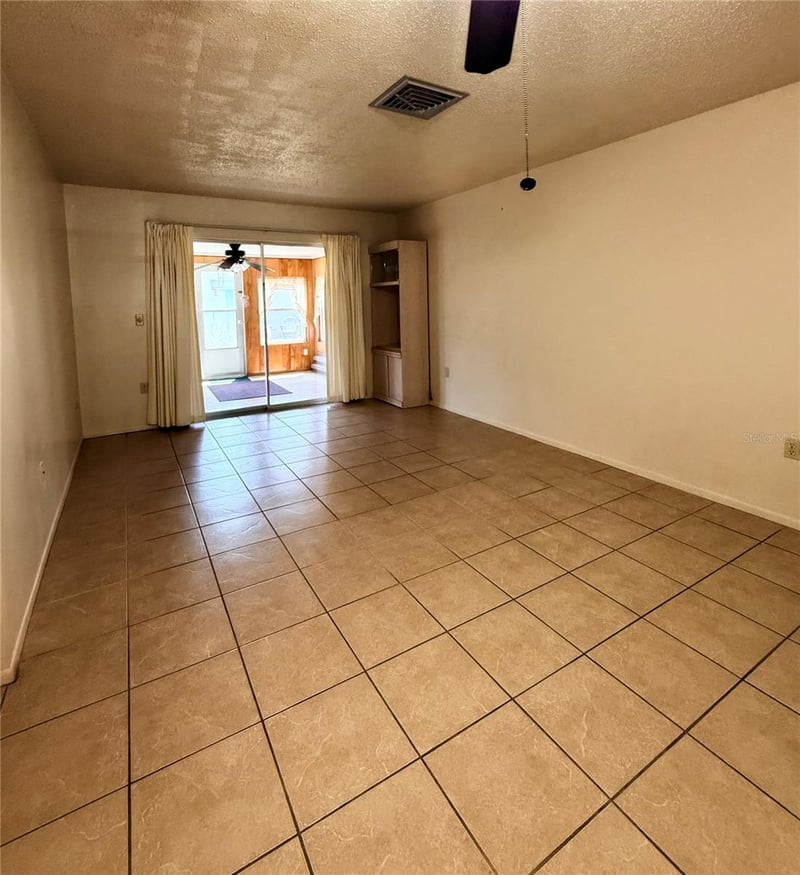 5994 Hibiscus Dr, Bradenton, FL 34207