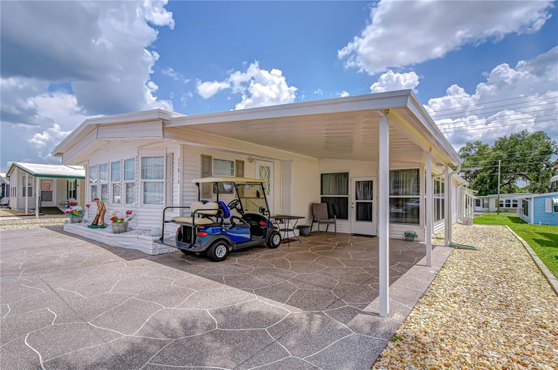 37816 Barcelona Ave, Zephyrhills, FL 33541