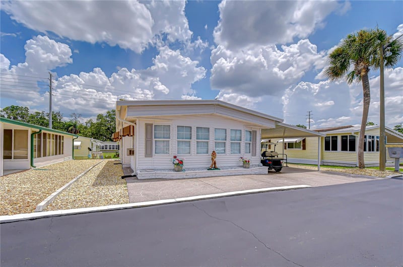 37816 Barcelona Ave, Zephyrhills, FL 33541