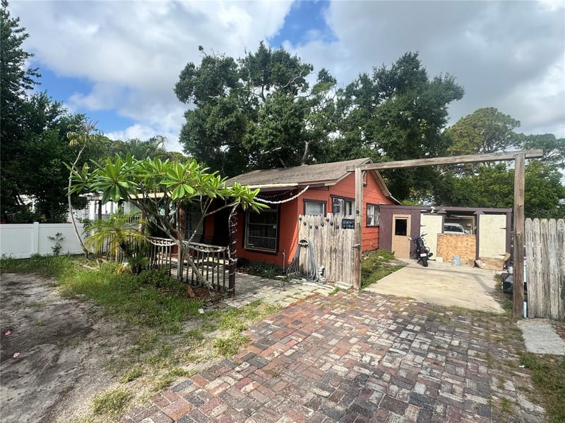 4680 40th St, St Petersburg, FL 33714