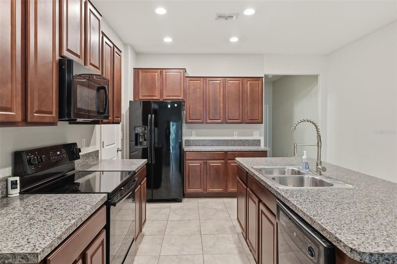 10407 Lake Montauk Dr, Riverview, FL 33578