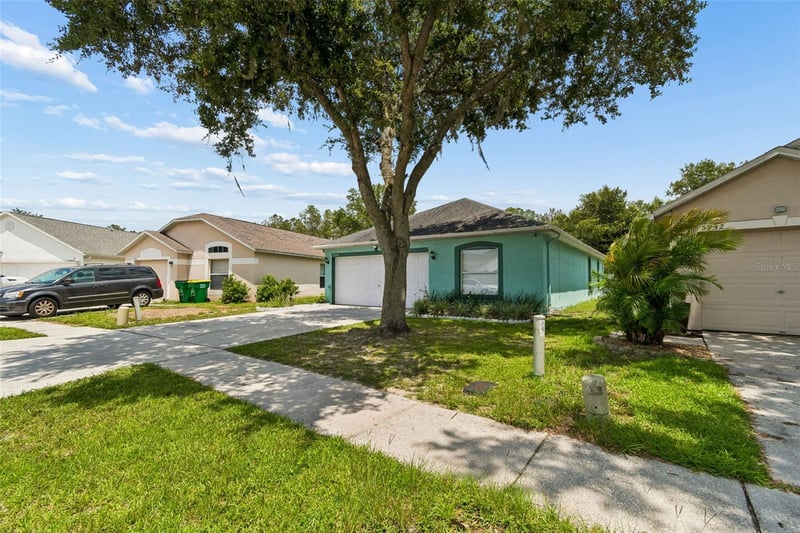 5936 Lake Front Dr, Wesley Chapel, FL 33545