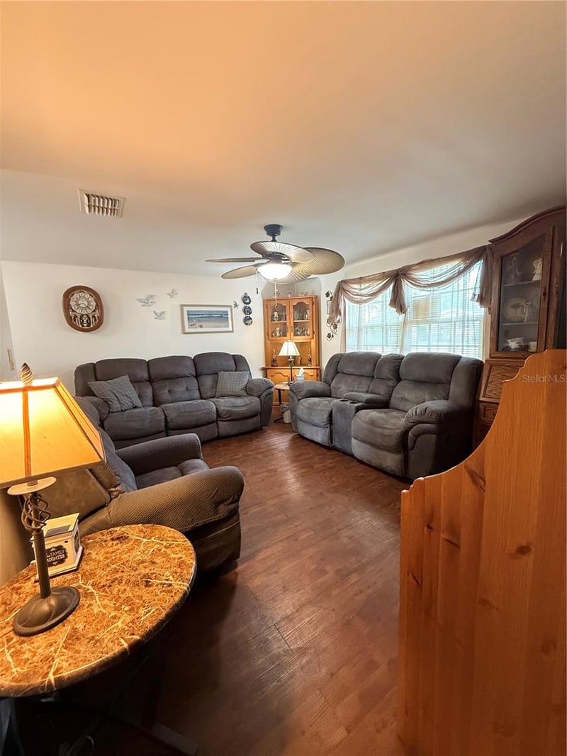 38945 18th Ave, Zephyrhills, FL 33542