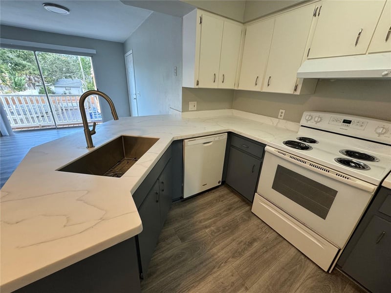 5201 Macdill Ave #207, Tampa, FL 33611