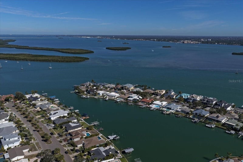 878 Harbor ISLAND, Clearwater Beach, FL 33767