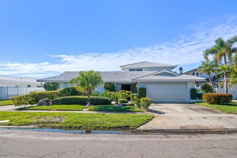 878 Harbor ISLAND, Clearwater Beach, FL 33767