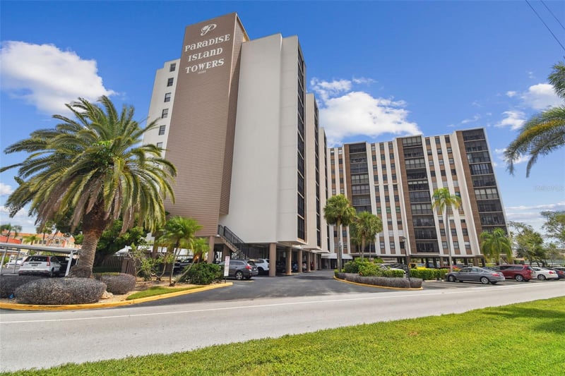 10355 Paradise Blvd #702, Treasure Island, FL 33706
