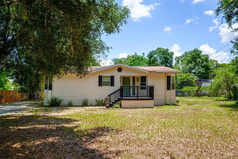 12801 Cliffside Pl, Thonotosassa, FL 33592