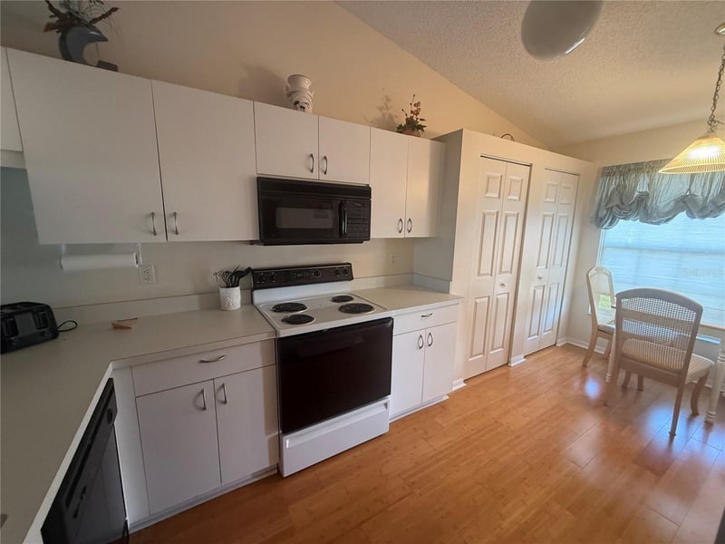 4211 Caddie Dr #202, Bradenton, FL 34203