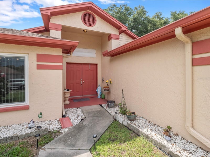 1604 Coppersmith Ct, Lutz, FL 33559