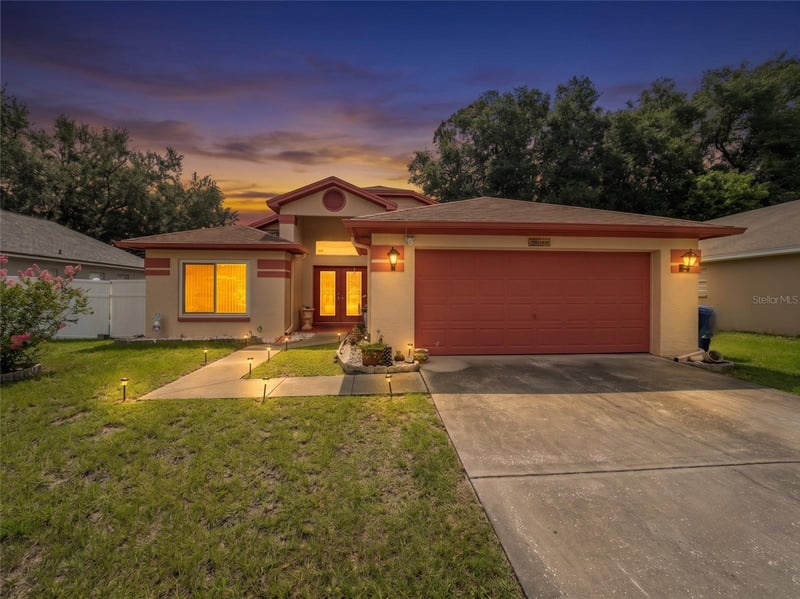 1604 Coppersmith Ct, Lutz, FL 33559