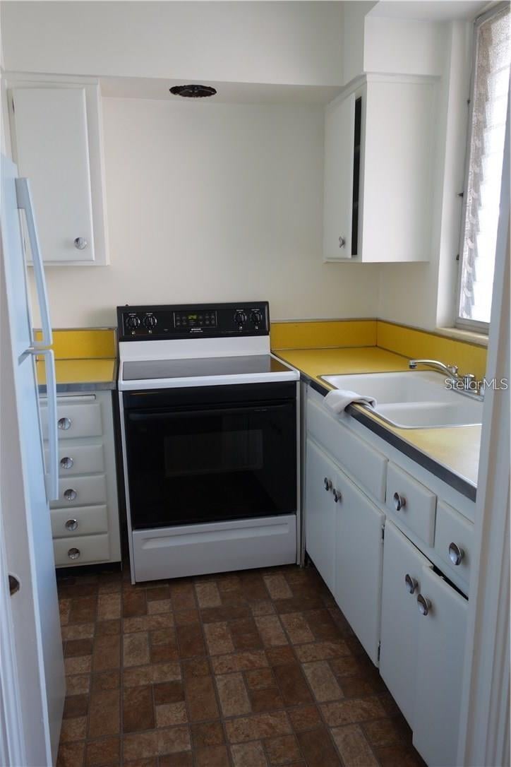 200 Betty Ln #2E, Clearwater, FL 33755