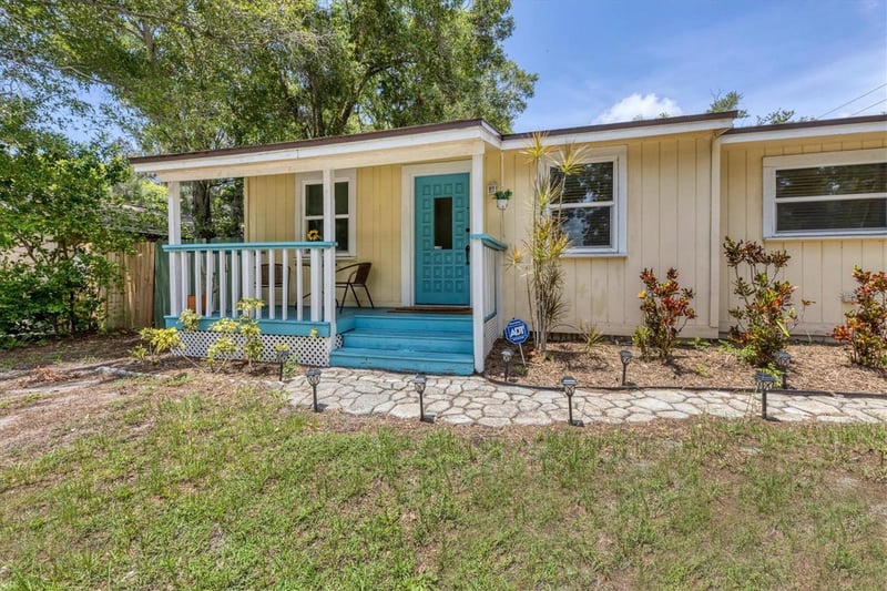 900 Beverly Ave, Largo, FL 33770