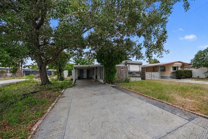 1939 Hoyle Dr, Holiday, FL 34691