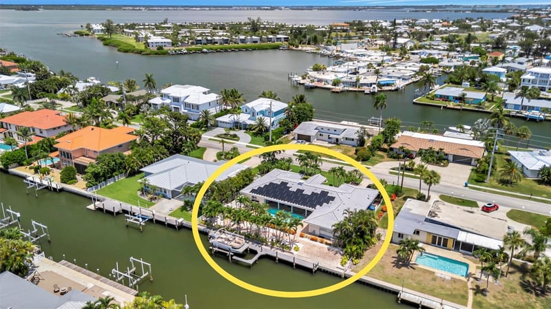 514 Key Royale Dr, Bradenton Beach, FL 34217