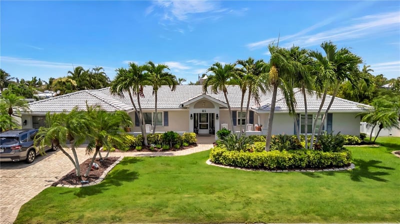514 Key Royale Dr, Bradenton Beach, FL 34217