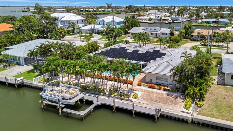 514 Key Royale Dr, Bradenton Beach, FL 34217