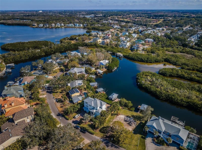 624 Mayo St, Crystal Beach, FL 34681