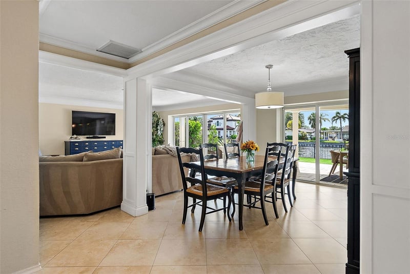 1985 Carolina Ave, St Petersburg, FL 33703
