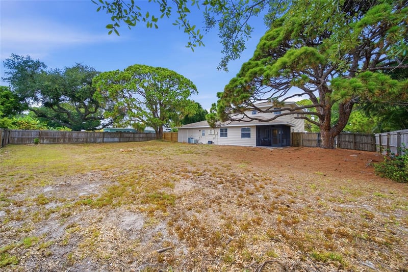 5315 9th Avenue Dr, Bradenton, FL 34209
