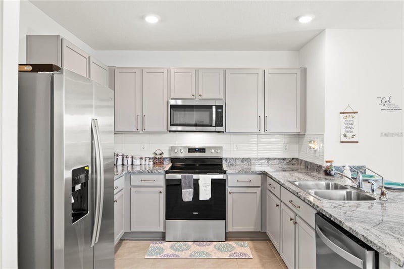 6250 Wandering Willow Dr, Wesley Chapel, FL 33545