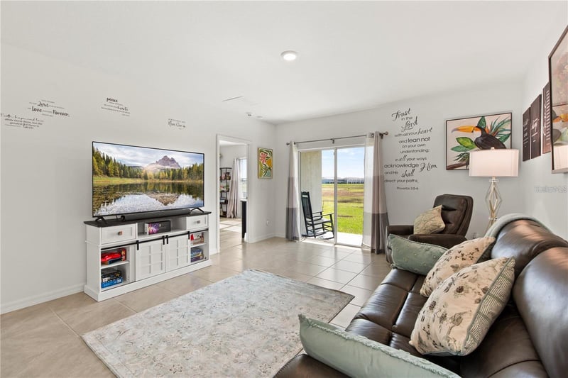 6250 Wandering Willow Dr, Wesley Chapel, FL 33545