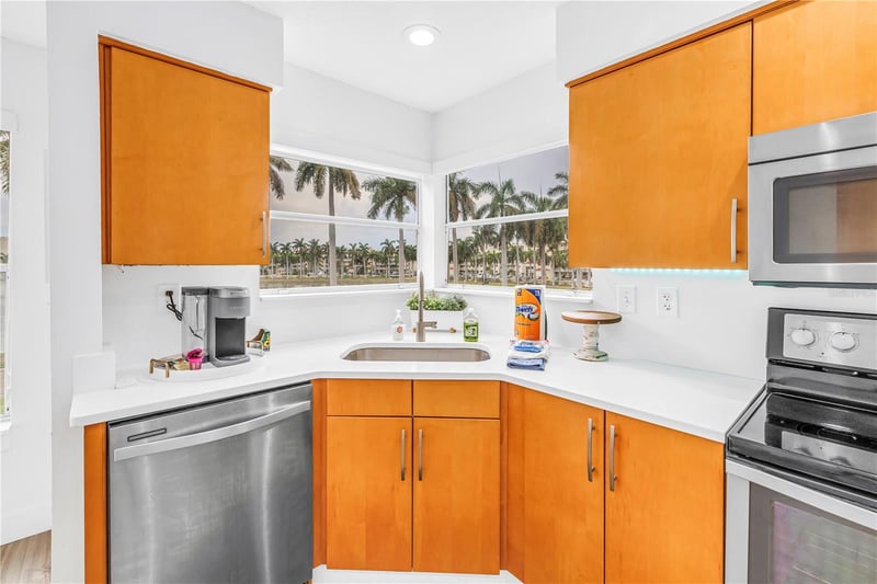 6100 Bahia Del Mar Cir #205, St Petersburg, FL 33715