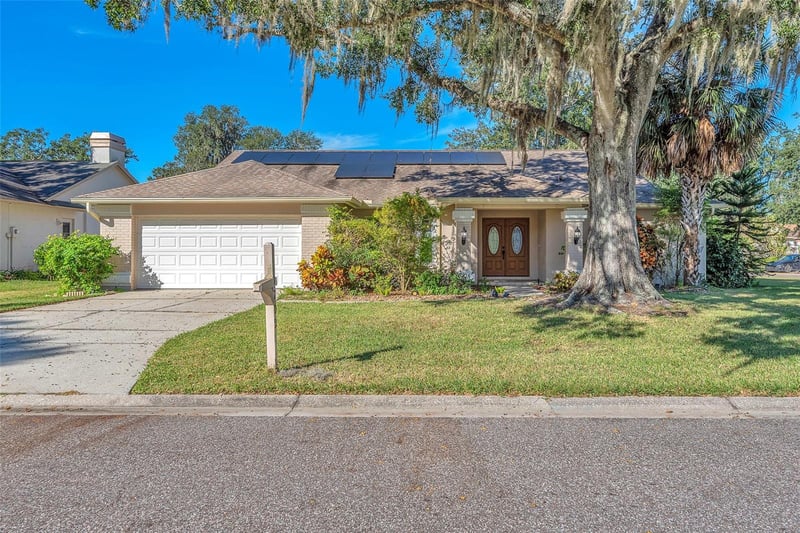 1702 Horseshoe Dr, Plant City, FL 33566