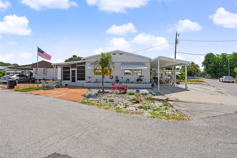 6523 Kansas St, Bradenton, FL 34207