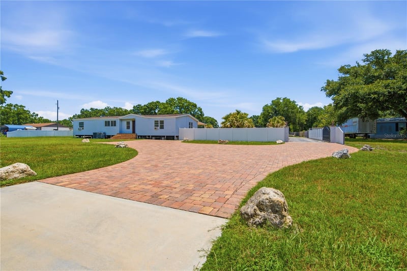 6502 Five Acre Rd, Plant City, FL 33565