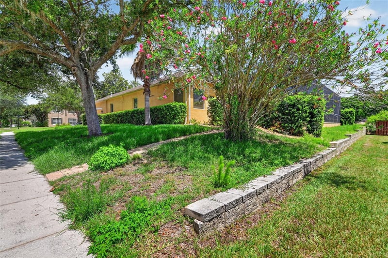 316 Harts Oak Pl, Seffner, FL 33584