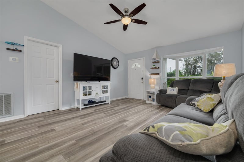 1848 77th Ave, St Petersburg, FL 33702