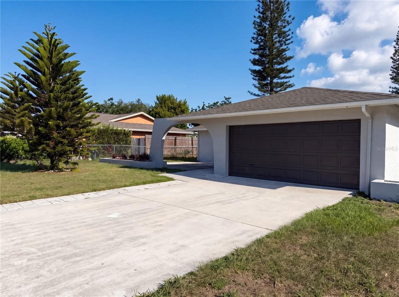 607 33rd Avenue Dr, Bradenton, FL 34208