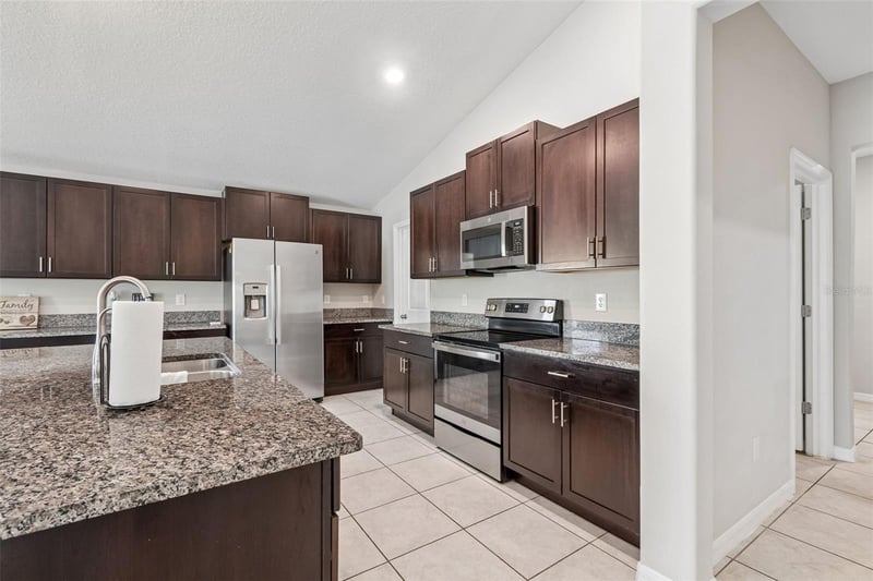 1565 Colding Dr, Ruskin, FL 33570