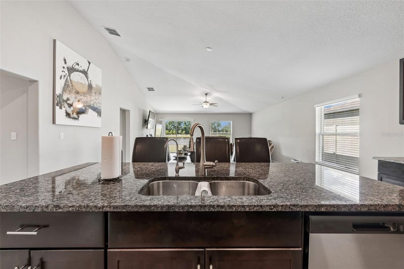 1565 Colding Dr, Ruskin, FL 33570