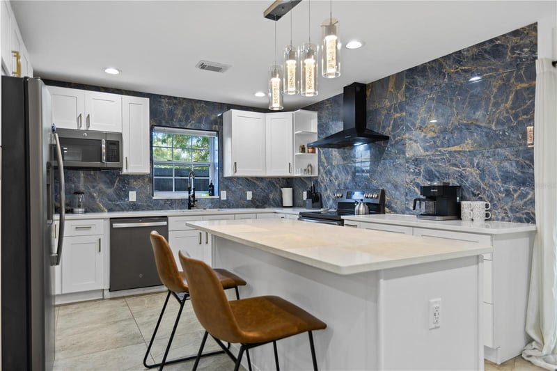 6822 Wall St, Tampa, FL 33616
